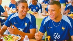 Từ Messi đến Mbappe, siêu sao ăn gì?